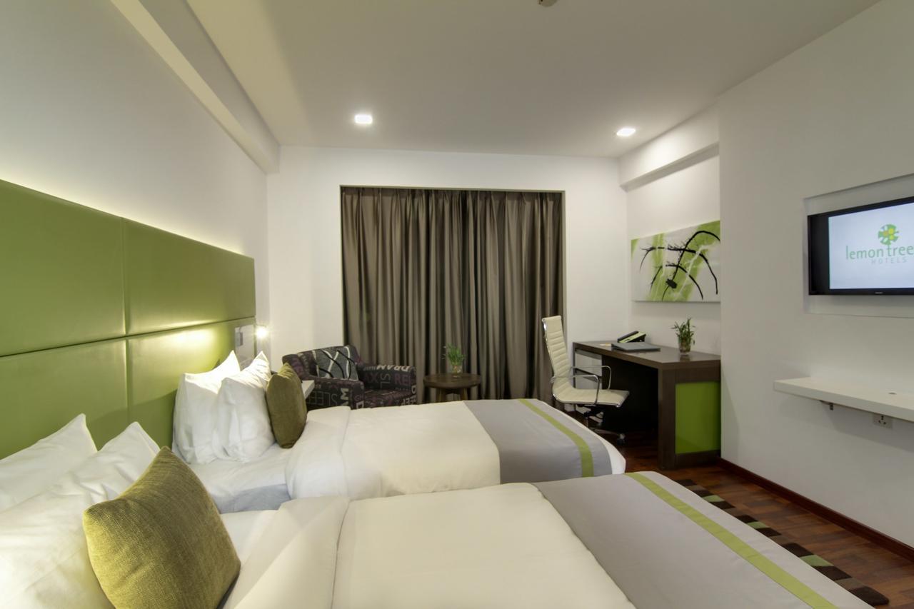 Lemon Tree Hotel, Banjara Hills, Haïdarabad Extérieur photo